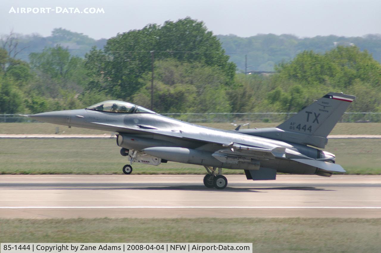85-1444, 1985 General Dynamics F-16C Fighting Falcon C/N 5C-224, Landing at Carswell Field