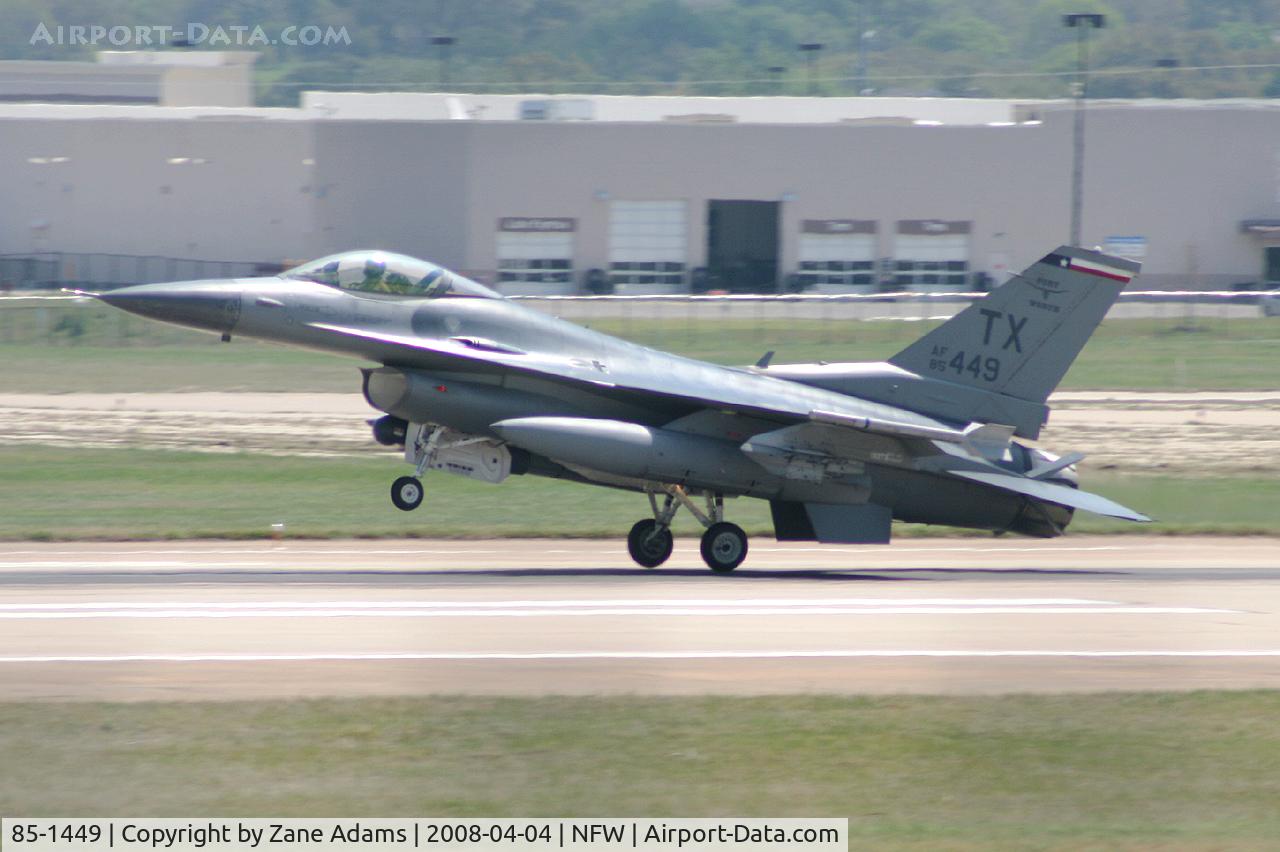 85-1449, 1985 General Dynamics F-16C Fighting Falcon C/N 5C-229, Landing at Carswell Field