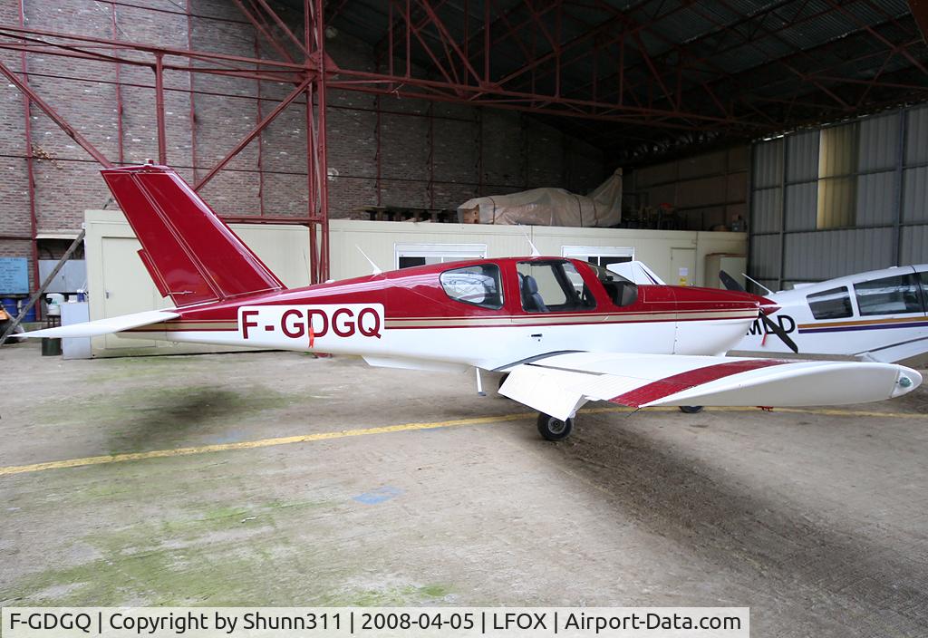 F-GDGQ, Socata TB-20 C/N 449, Inside Airclub's hangar