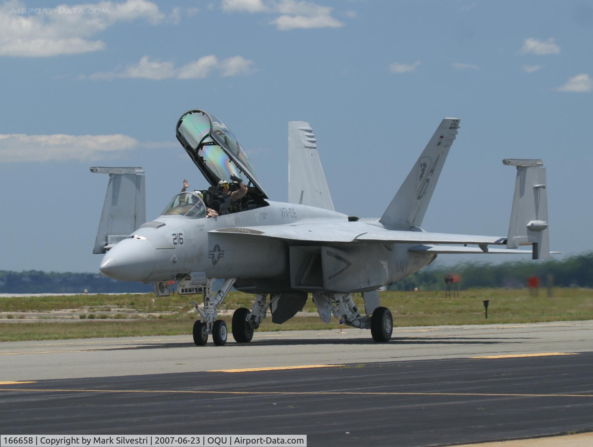 166658, Boeing F/A-18F Super Hornet C/N F136, Quonset Point, RI 2007
