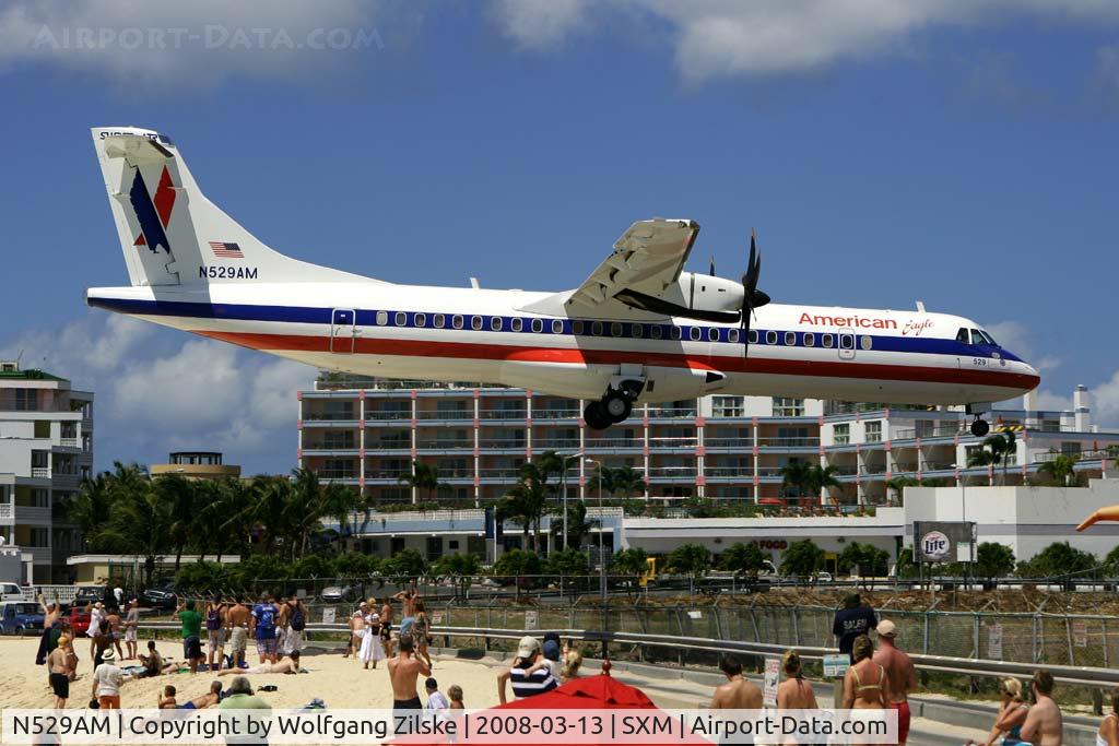 N529AM, 1997 ATR 72-212A C/N 529, visitor