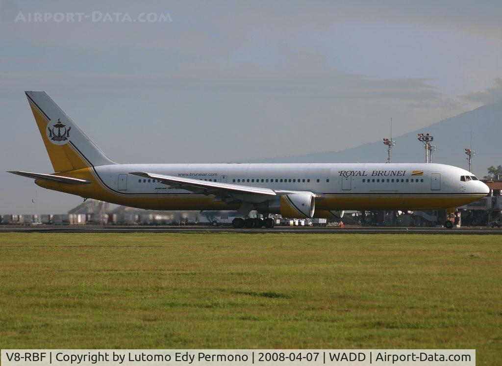 V8-RBF, 1992 Boeing 767-33A/ER C/N 25530, Royal Brunei