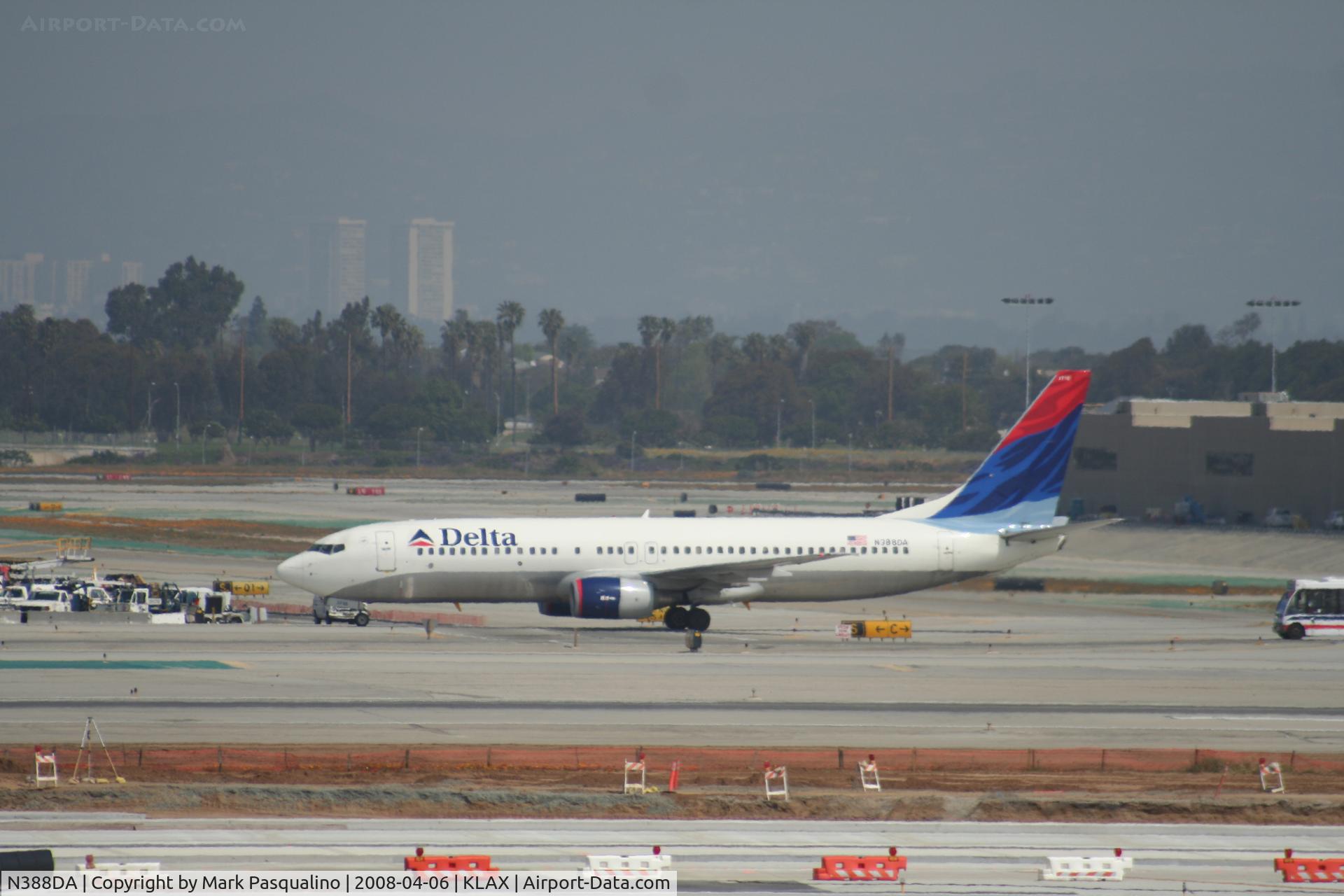 N388DA, 2000 Boeing 737-832 C/N 30375, Boeing 737-800