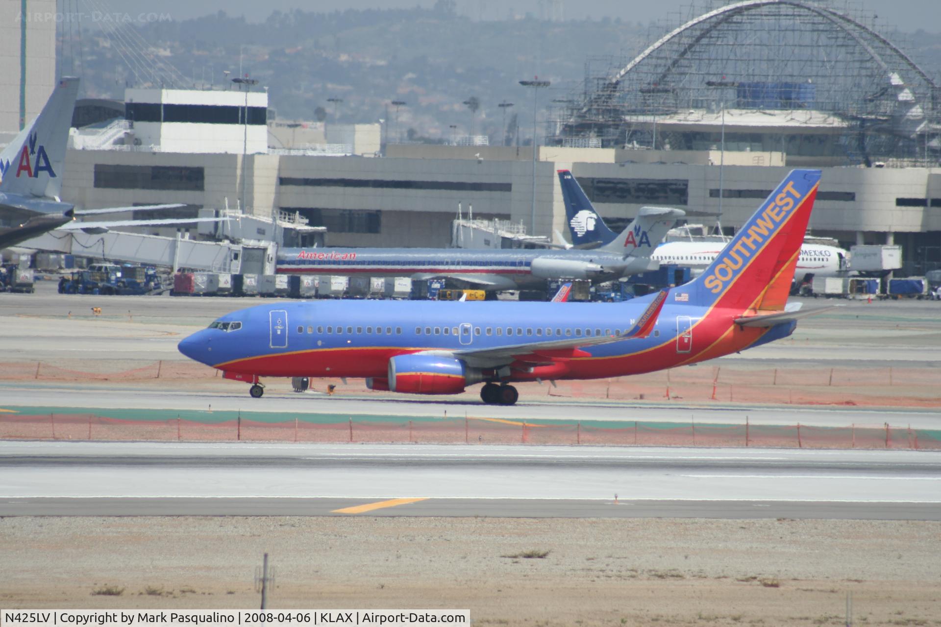 N425LV, 2002 Boeing 737-7H4 C/N 29829, Boeing 737-700