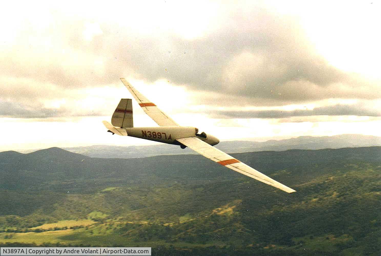 N3897A, 1958 Schweizer SGS 1-23G C/N 37, Schweizer SGS 1-23G over Mt. Vaca, Blue Ridge near Vacaville, California.