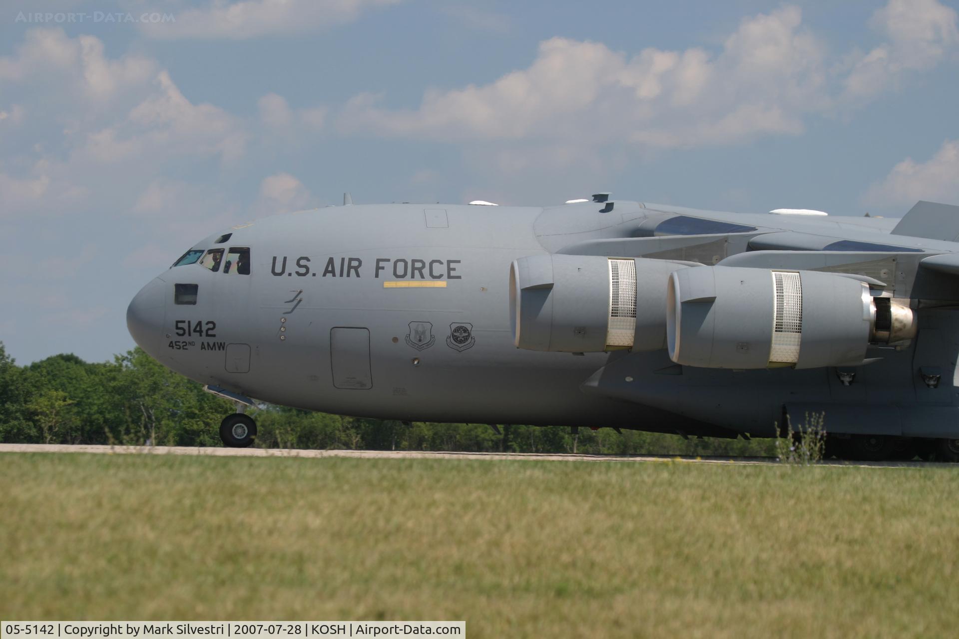 05-5142, 2005 Boeing C-17A Globemaster III C/N P-142, Oshkosh 2007 - C-17A (CN:P-142)
