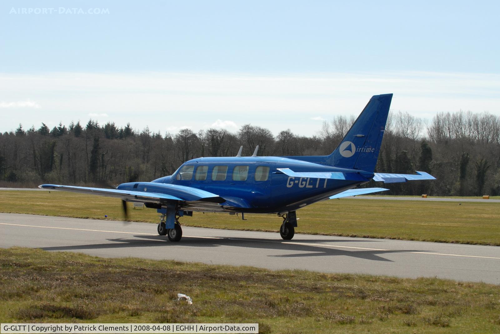 G-GLTT, 1984 Piper PA-31-350 Navajo Chieftain Chieftain C/N 31-8452004, TAXIING TO RUNWAY 26
