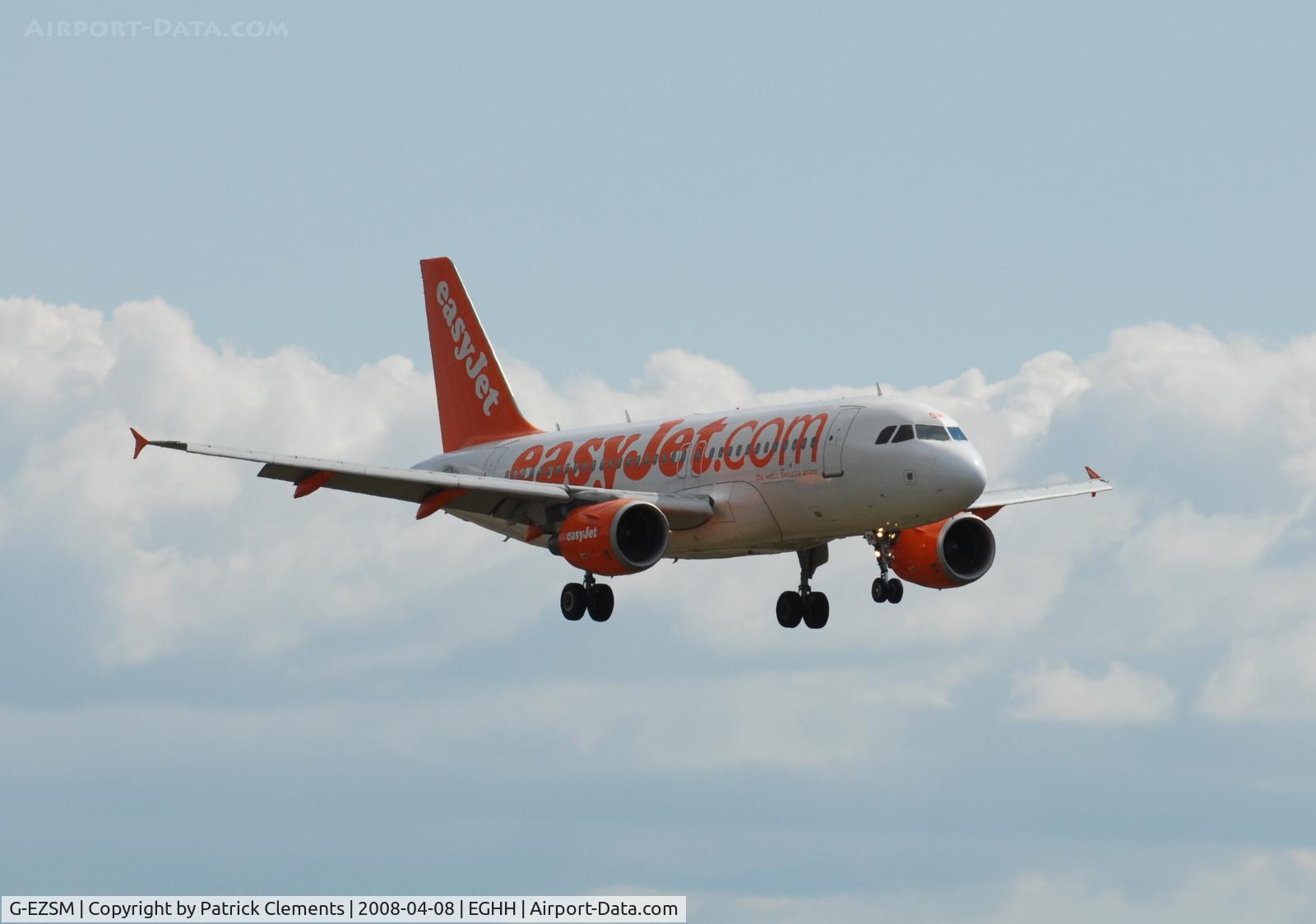 G-EZSM, 2003 Airbus A319-111 C/N 2062, APROACHING RUNWAY 26