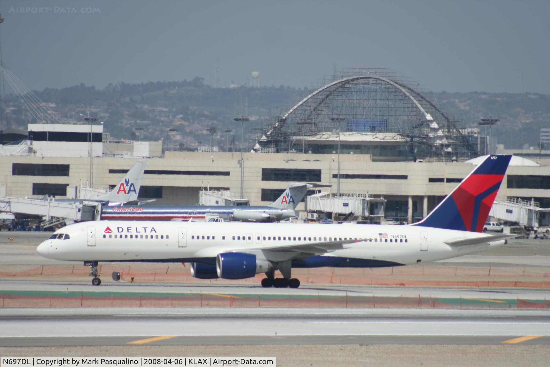 N697DL, 1999 Boeing 757-232 C/N 30318, Boeing 757-200