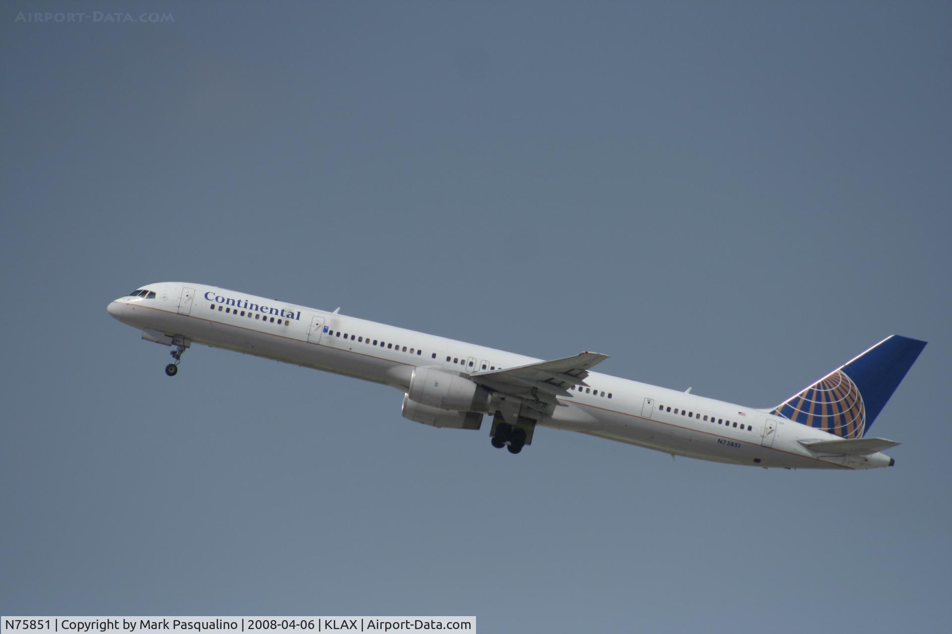 N75851, 2001 Boeing 757-324 C/N 32810, Boeing 757-200
