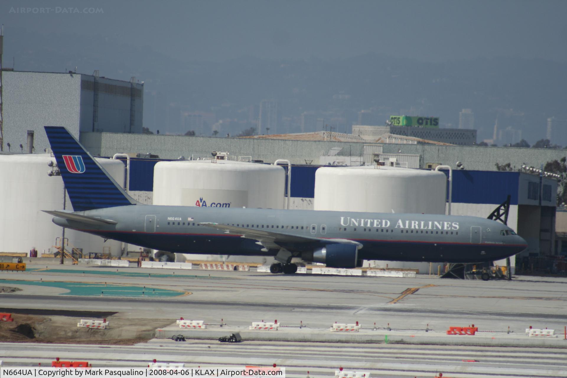 N664UA, 1998 Boeing 767-322 C/N 29236, Boeing 767-300