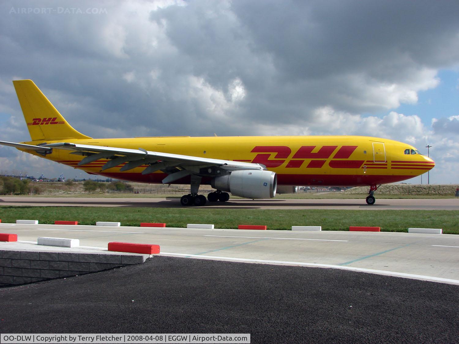 OO-DLW, 1982 Airbus A300B4-203(F) C/N 199, DHL A300 in the yellow colour scheme