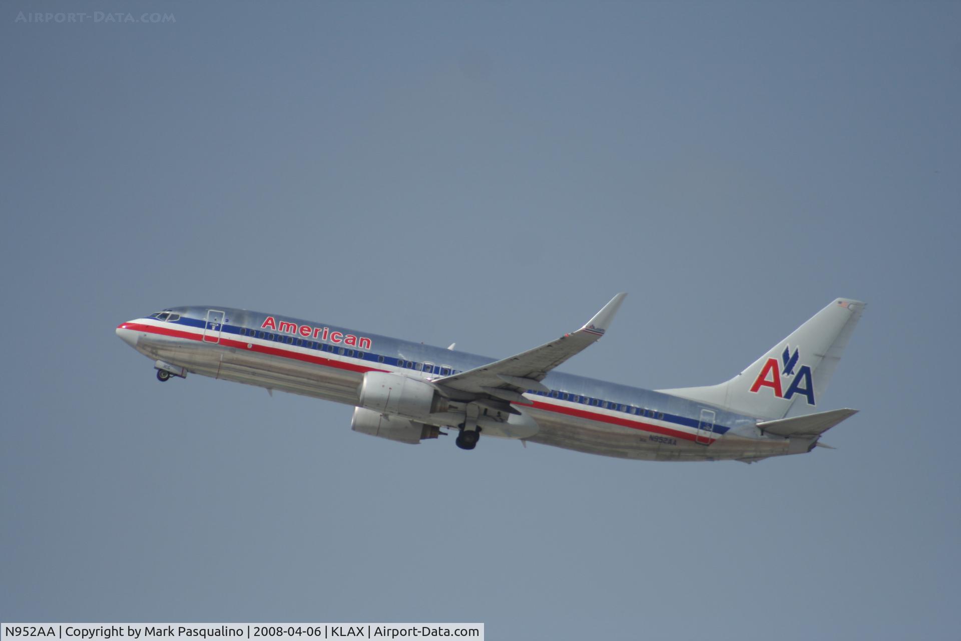 N952AA, 2000 Boeing 737-823 C/N 30088, Boeing 737-800