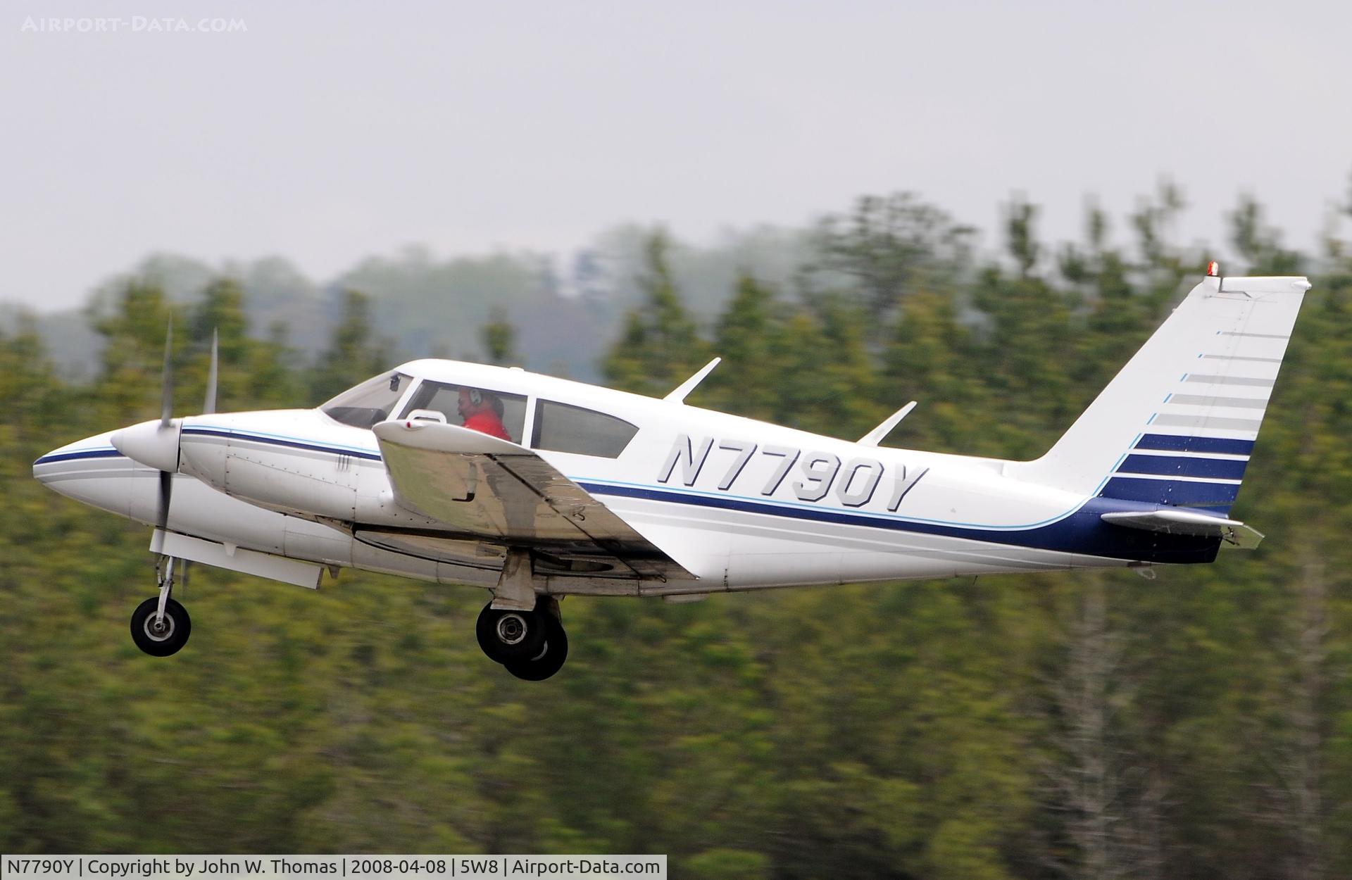N7790Y, 1965 Piper PA-30-160 Twin Comanche Twin Comanche C/N 30-873, Departing runway 4