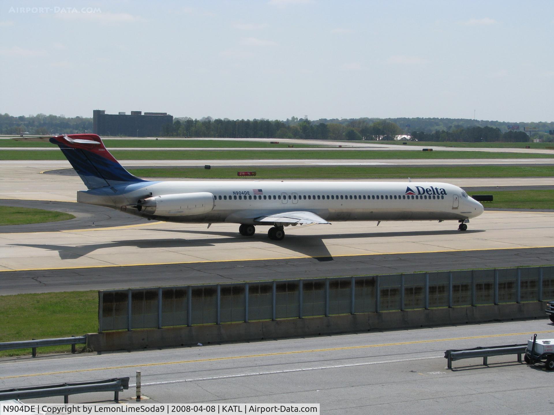 N904DE, 1992 McDonnell Douglas MD-88 C/N 53409, My day at KATL