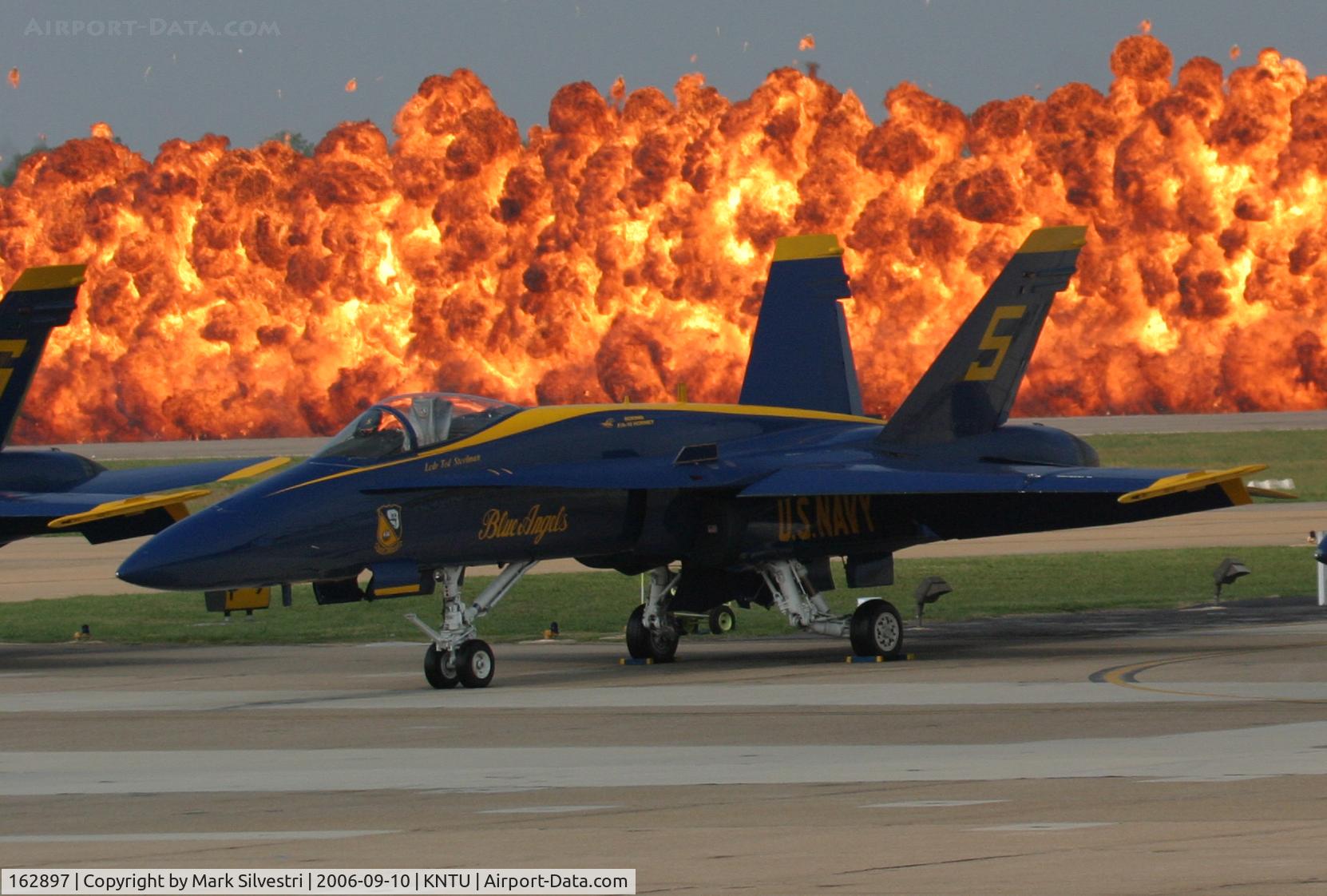 162897, McDonnell Douglas F/A-18A Hornet C/N 0450/A370, Oceana NAS 2006