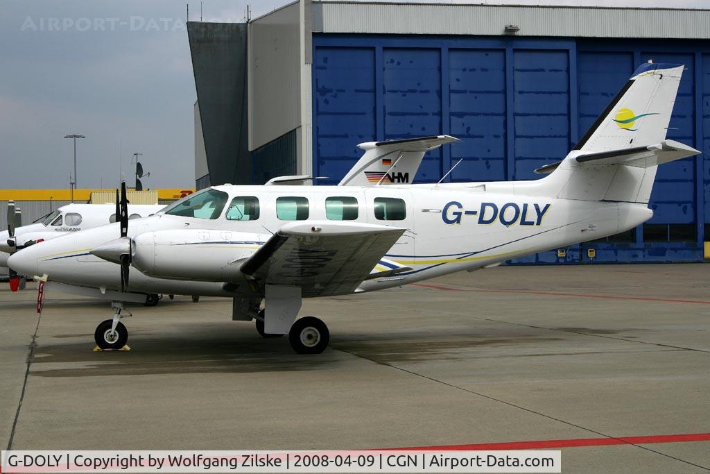 G-DOLY, 1982 Cessna T303 Crusader C/N T303-00107, visitor