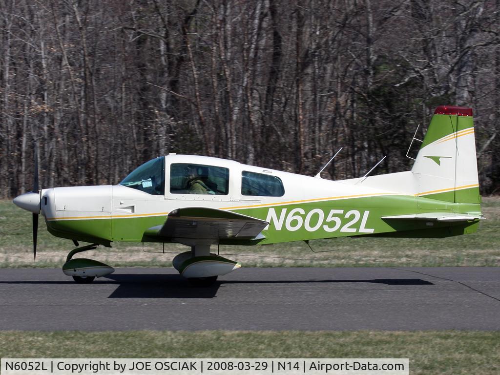 N6052L, 1972 American AA-5 C/N AA5-0152, Just after landing at the Flying W