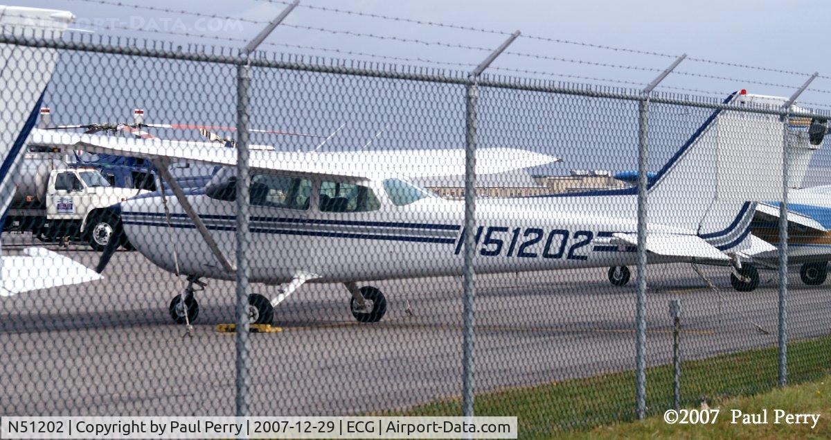 N51202, Cessna 172P C/N 17274278, Moved to the fence this visit
