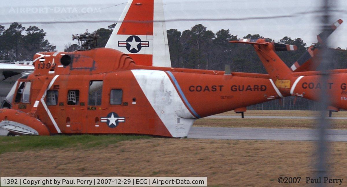 1392, Sikorsky HH-52A Sea Guard C/N 62.073, Hard to see, but she used to be based in Detroit
