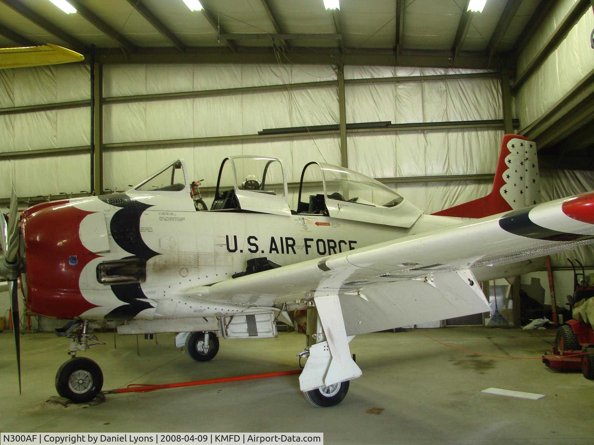 N300AF, 1950 North American T-28A Trojan C/N 49-1513, Taking in the hangar