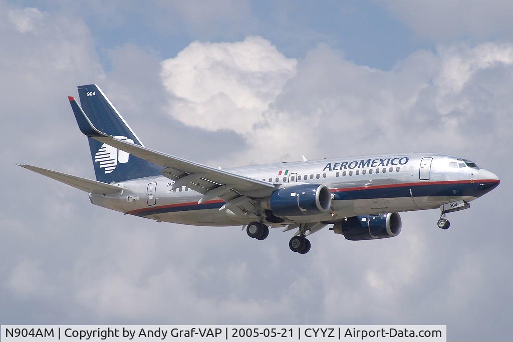 N904AM, 2004 Boeing 737-752 C/N 28262, Aeromexico 737-700