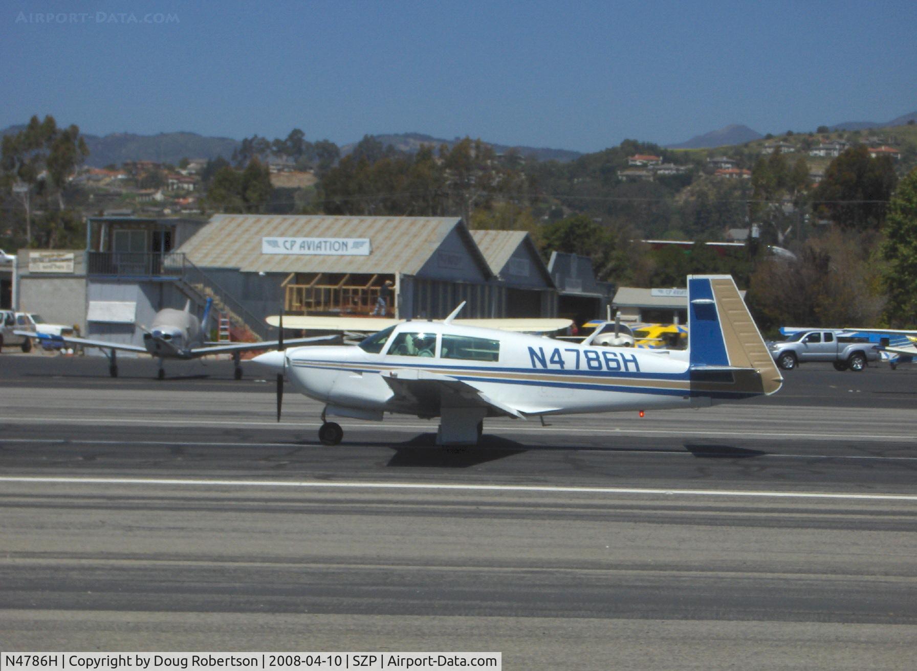 N4786H, 1979 Mooney M20J 201 C/N 24-0876, 1979 Mooney M20J 201, Lycoming IO-360 A&C 200 Hp, landing roll Rwy 22