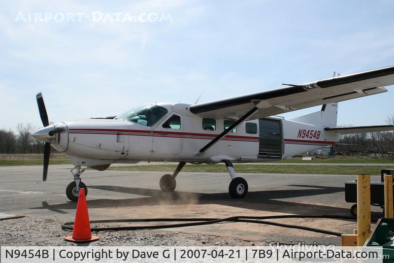 N9454B, 1988 Cessna 208B Grand Caravan C/N 208B0072, Caravan 54B starts up at Connecticut Parachutists.
