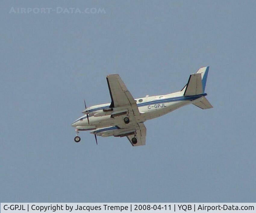 C-GPJL, 1980 Beech B100 King Air King Air C/N BE-107, On appoach runway 30