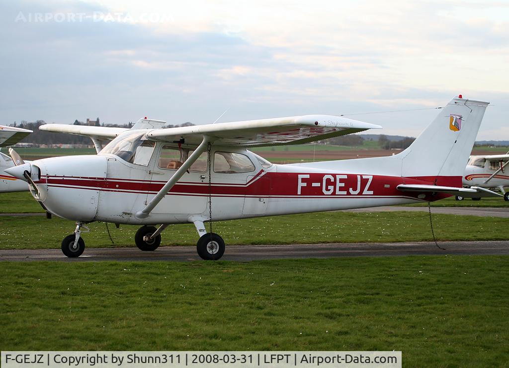 F-GEJZ, Reims F172M Skyhawk C/N 1099, At the Airclub...