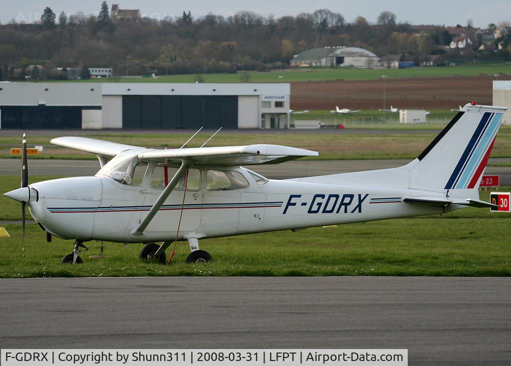 F-GDRX, 1973 Reims F172M Skyhawk C/N 0969, Parked near the control tower in the grass