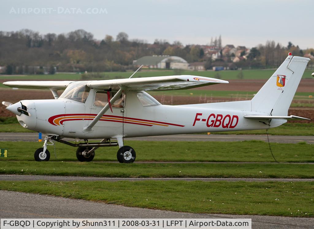 F-GBQD, Reims F152 C/N 1587, At the Airclub...