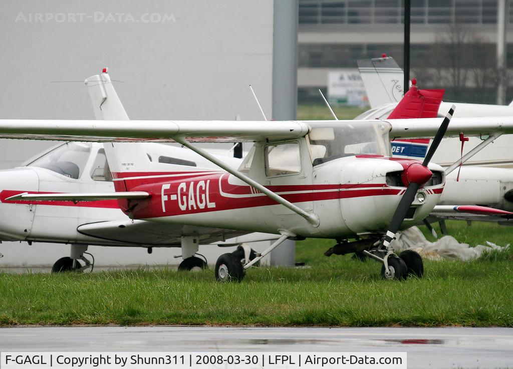 F-GAGL, Reims F150M C/N 1337, At the maintenance area...