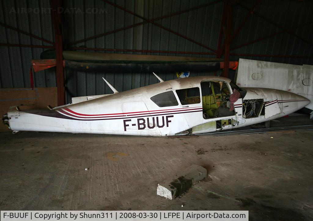 F-BUUF, Piper PA-23-250 Aztec C/N 27-7305209, Stored inside a hangar...