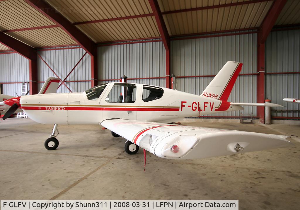 F-GLFV, Socata TB-9 Tampico C/N 1471, Inside Airclub's hangar