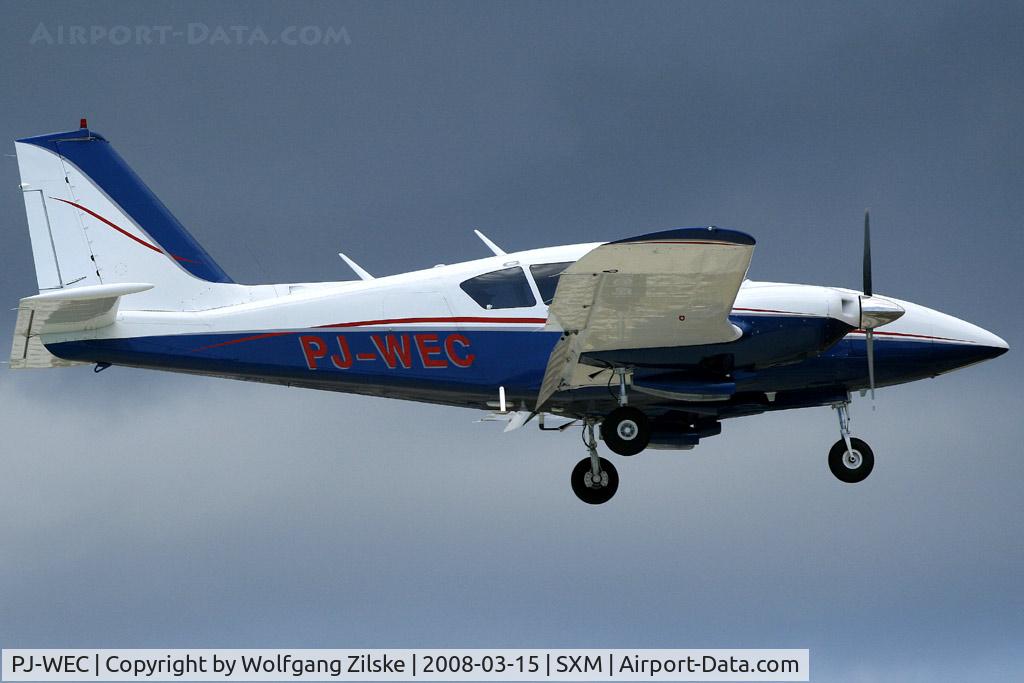 PJ-WEC, 1977 Piper PA-23-250 C/N 27-7854007, visitor