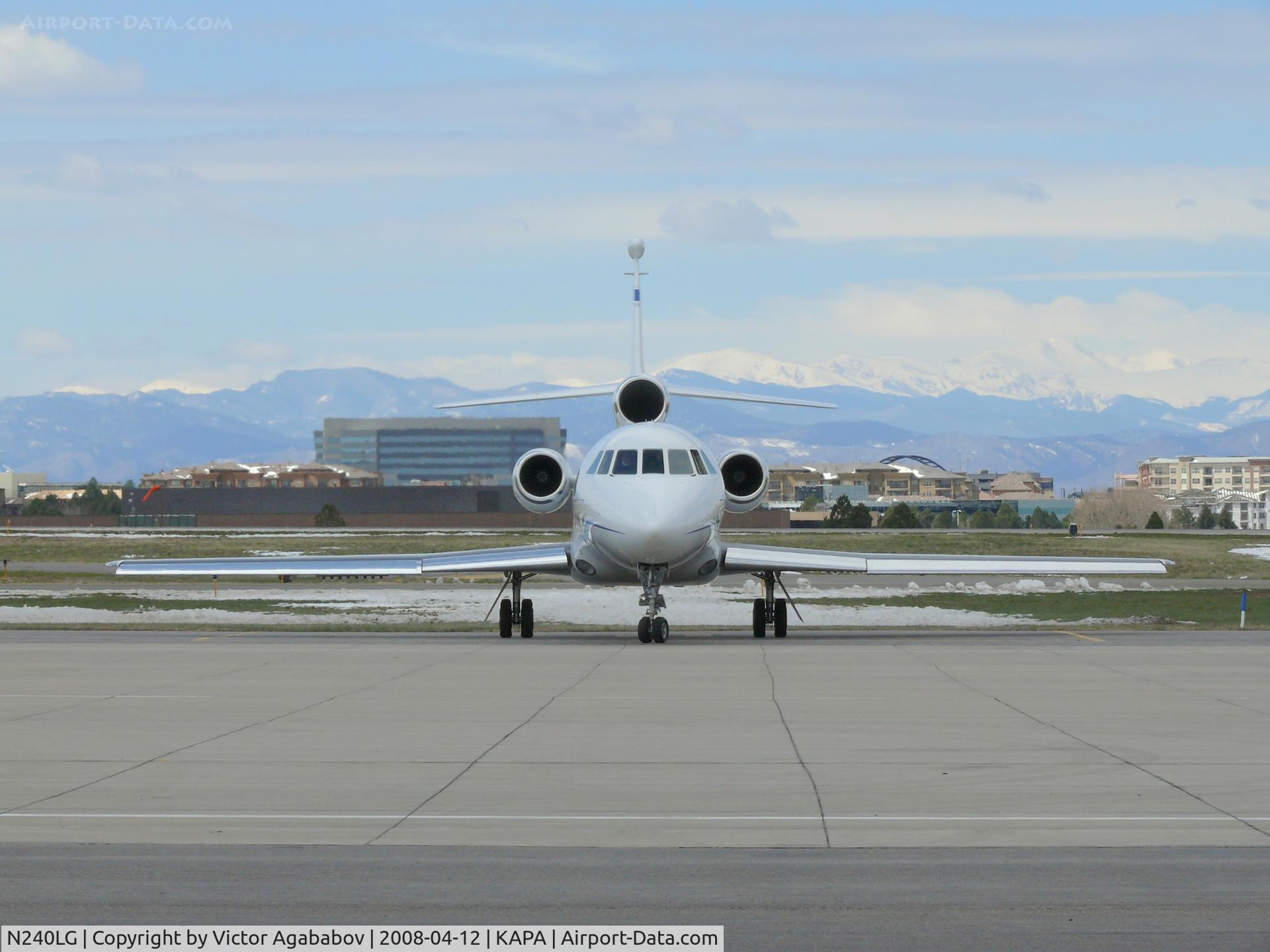 N240LG, 1999 Dassault Falcon 900EX C/N 61, Starting to taxi...