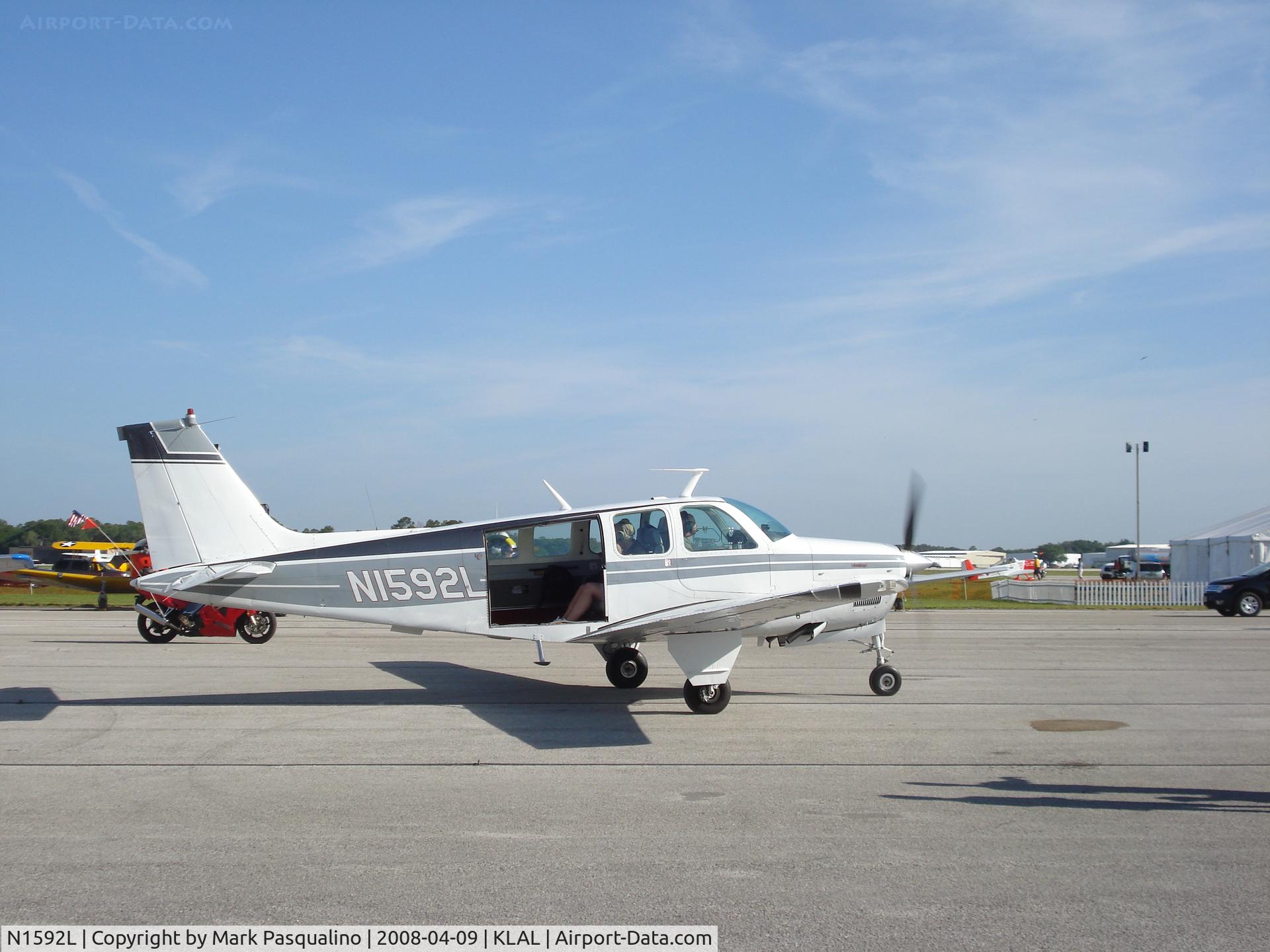 N1592L, 1976 Beech A36 Bonanza 36 C/N E-832, Beech A36
