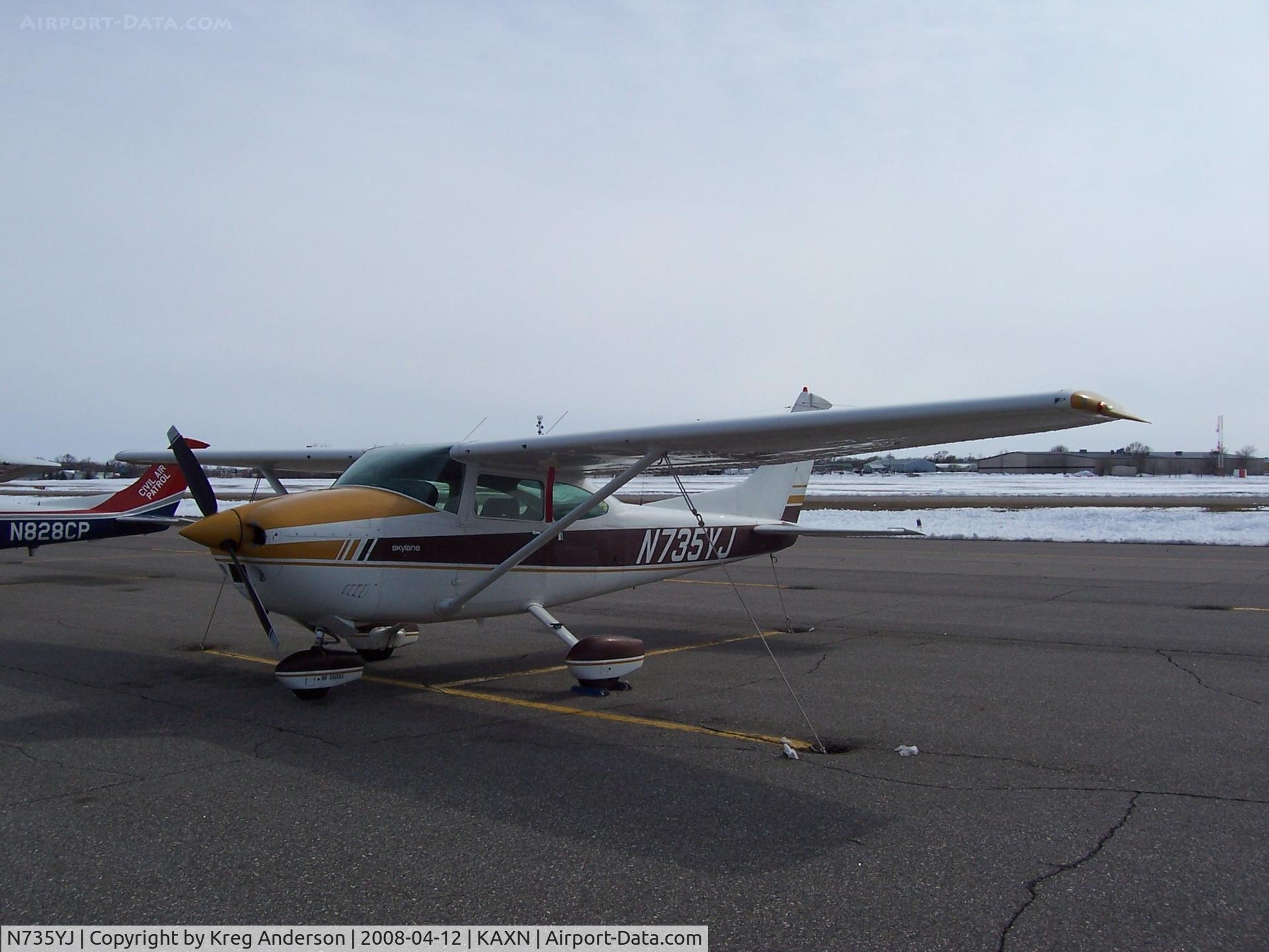 N735YJ, 1977 Cessna 182Q Skylane C/N 18265788, On the ramp
