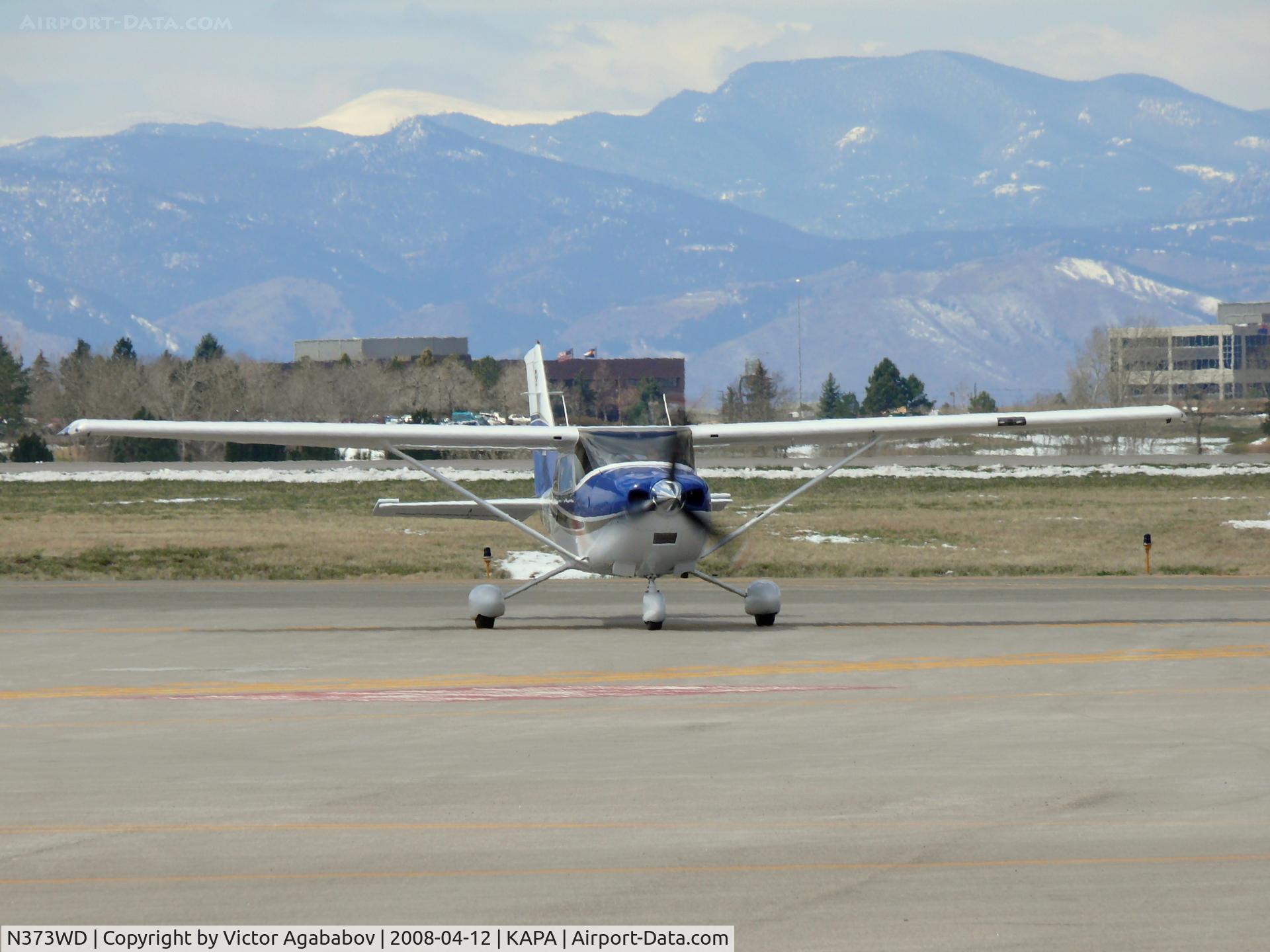 N373WD, 2004 Cessna T182T Turbo Skylane C/N T18208264, Turning from Alpha 12 to Alpha  @ Centennial