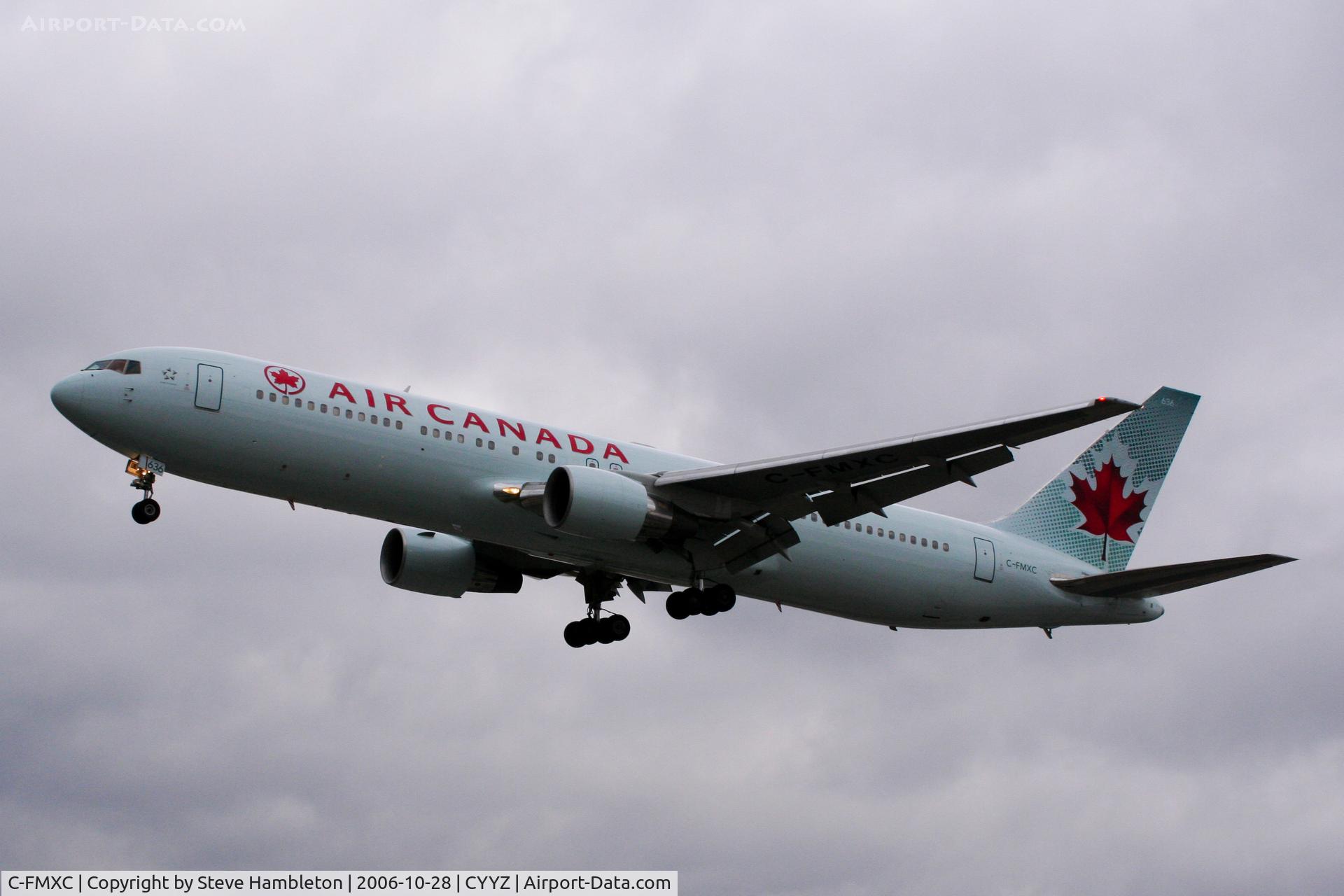 C-FMXC, 1996 Boeing 767-333/ER C/N 25588, Short Finals at Toronto - Over 
