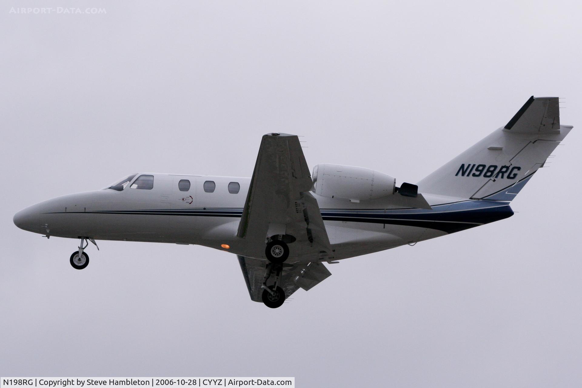 N198RG, 1997 Cessna 525 CitationJet C/N 525-0198, Short Finals at Toronto - Over 