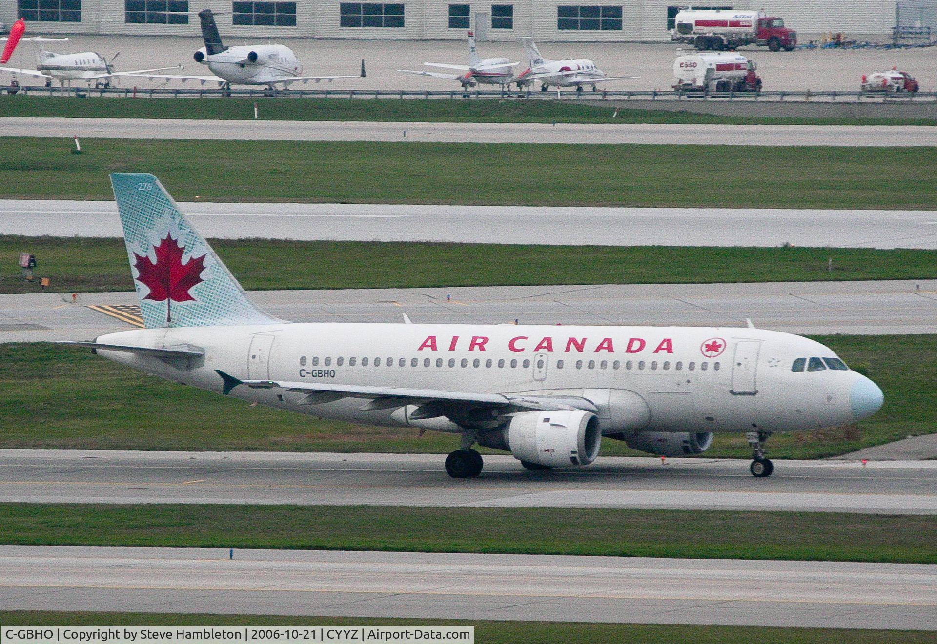 C-GBHO, 1998 Airbus A319-114 C/N 779, Taken from the bedroom window of the Sheraton Hotel