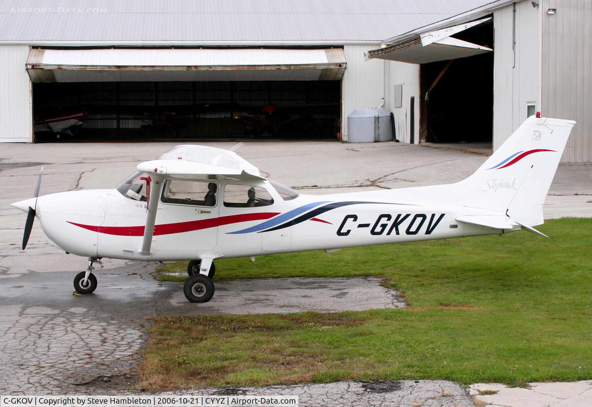 C-GKOV, 2000 Cessna 172R C/N 17280895, At Burlington Airpark