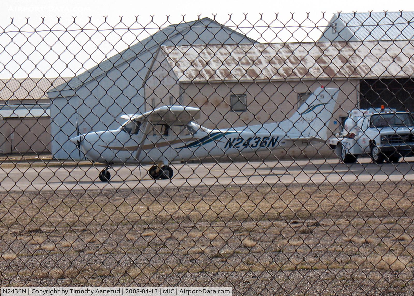N2436N, 2000 Cessna 172R C/N 17280842, Academy of Flight aircraft behind the fence