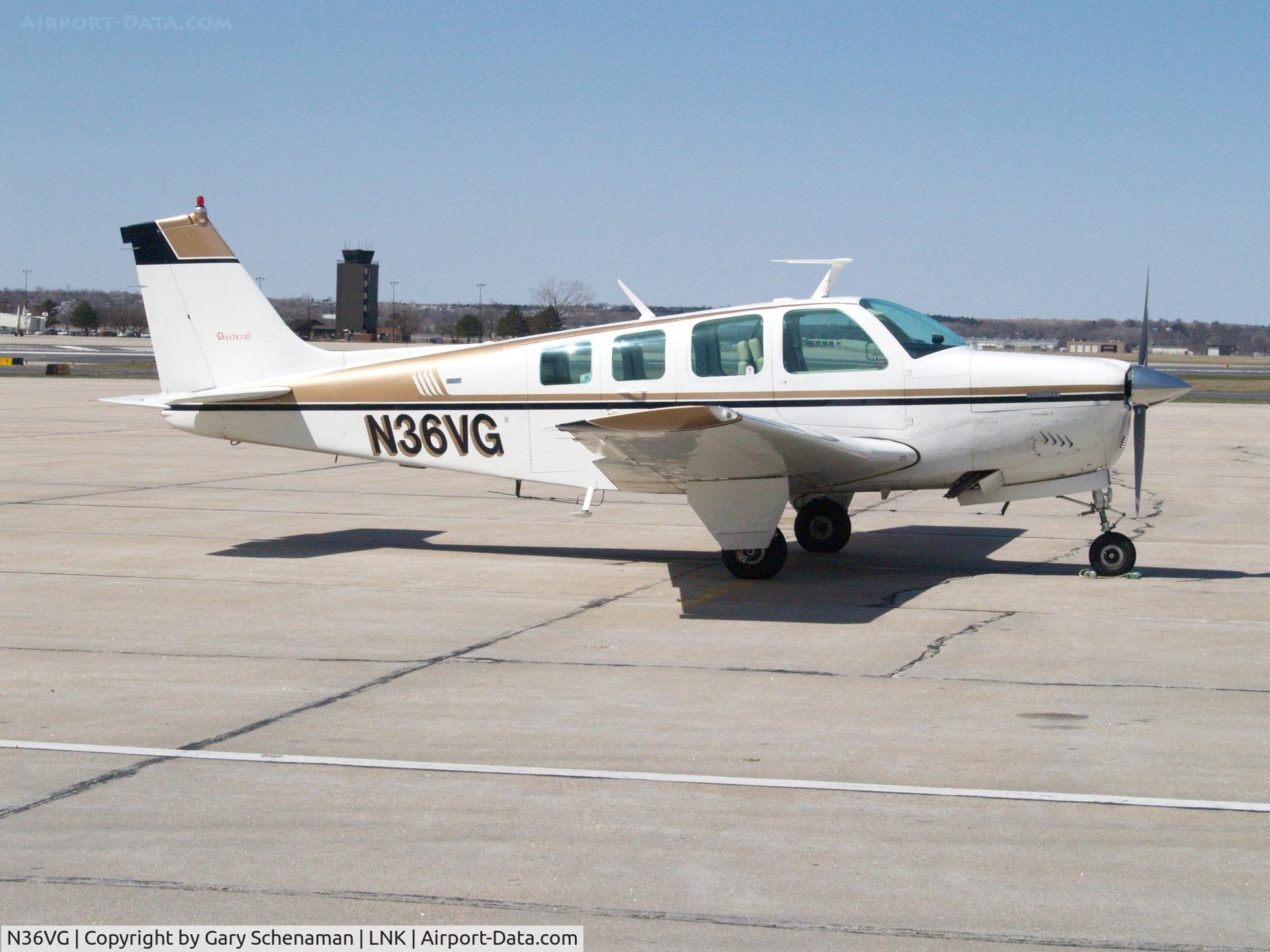 N36VG, 1972 Beech A36 Bonanza 36 C/N E-309, Refuelling stop