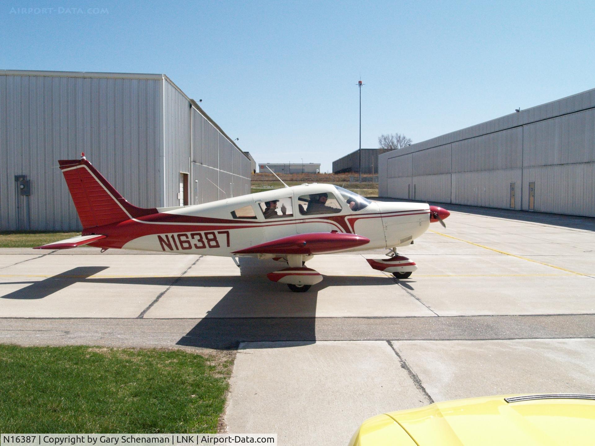 N16387, 1973 Piper PA-28-235 C/N 28-7310093, preflight