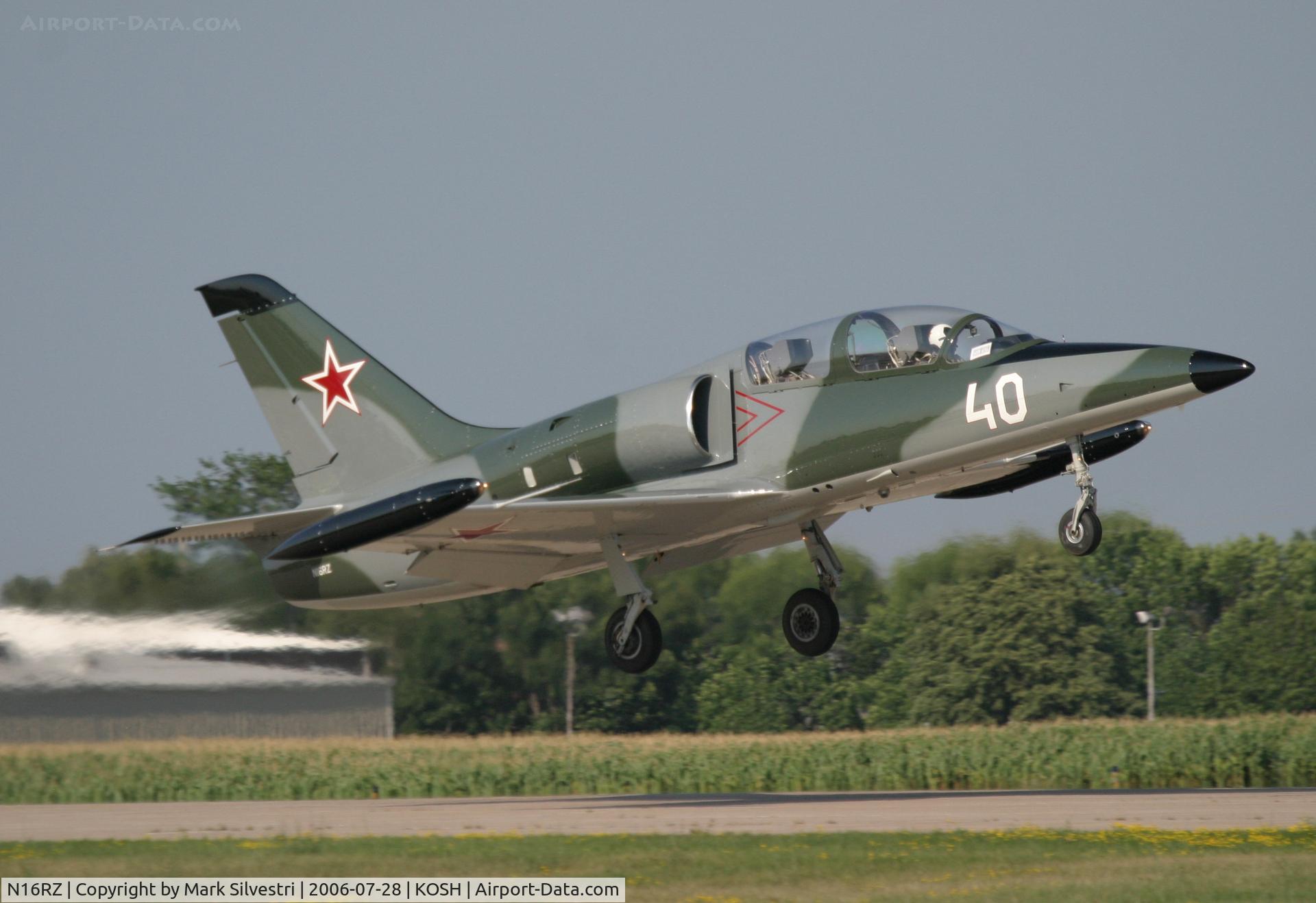 N16RZ, 1981 Aero L-39C Albatros C/N 132013, Oshkosh 2006