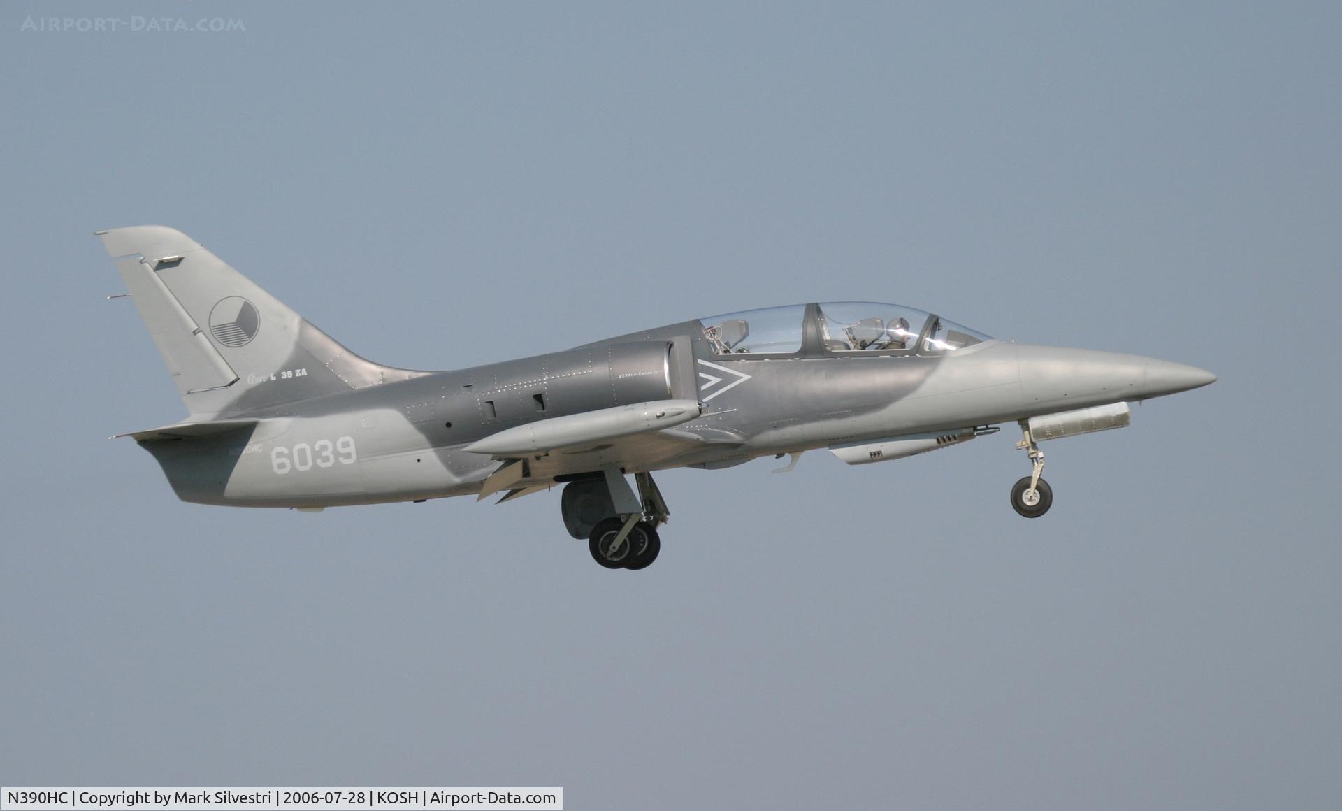N390HC, 1984 Aero L-39ZA Albatros C/N 432832, Oshkosh 2006