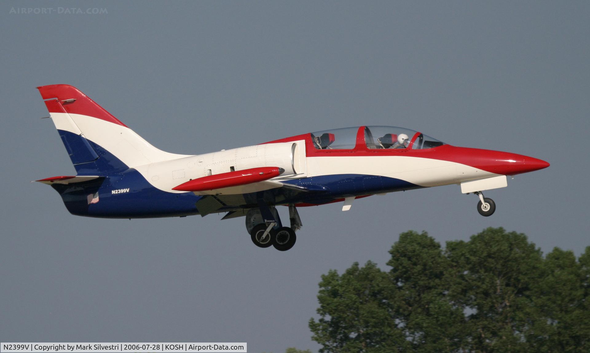 N2399V, 1980 Aero L-39C Albatros C/N 031633, Oshkosh 2006